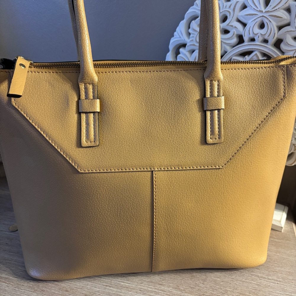 Innue Tan Leather Tote Bag - Picture 5 of 11